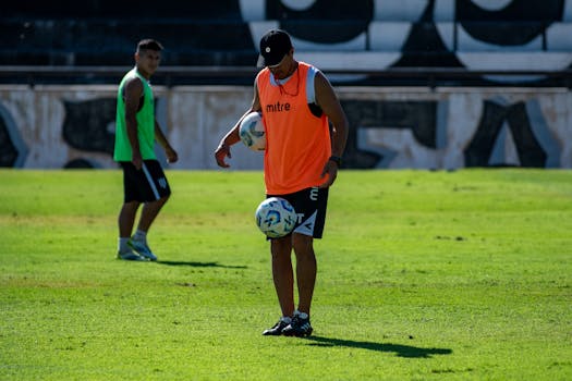 players engaging in a Tiki-Taka passing drill